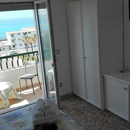 Le Terrazze Sul Mare Lido Bed & Breakfast 3*