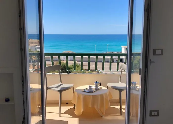 Le Terrazze Sul Mare Lido Bed & Breakfast 3*